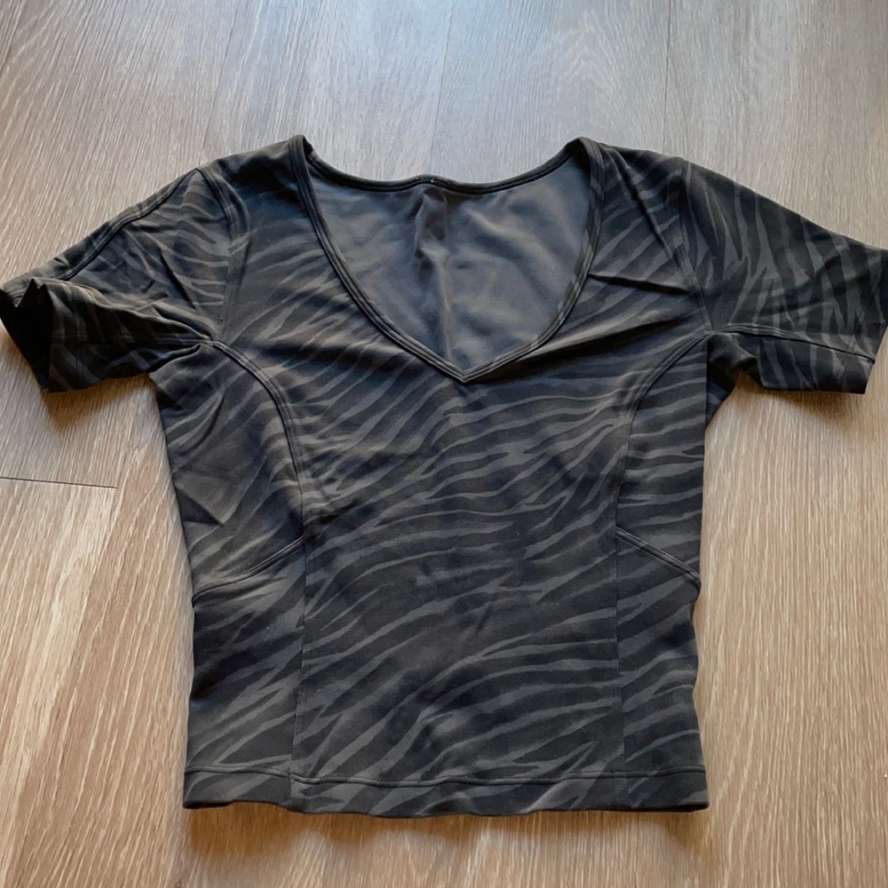 Lululemon Nulu Cropped Slim Yoga Short Sleeve